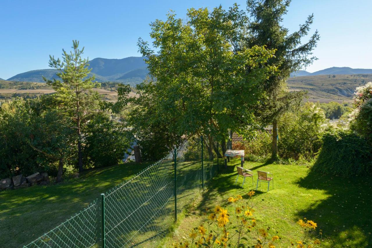 O Zierzo Villa Jaca Bagian luar foto