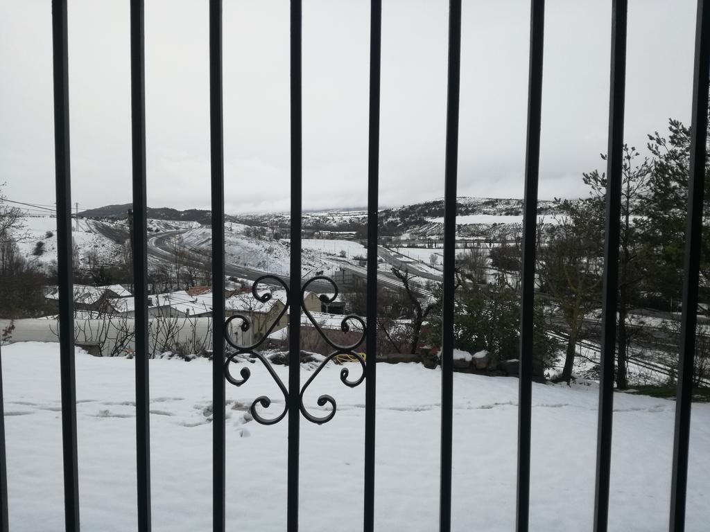 O Zierzo Villa Jaca Bagian luar foto
