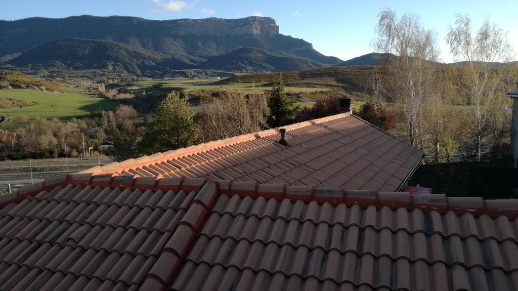 O Zierzo Villa Jaca Bagian luar foto